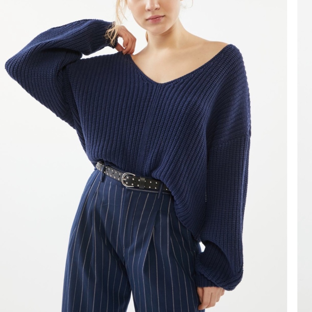 UO Open Back Navy V-Neck Cropped Sweater